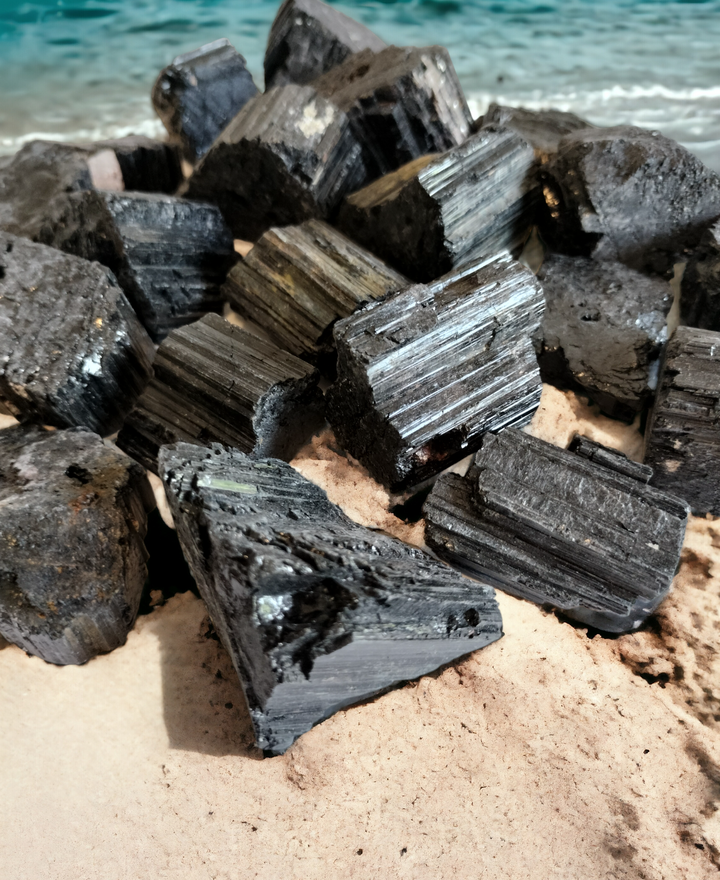 Tormalina nera grezza